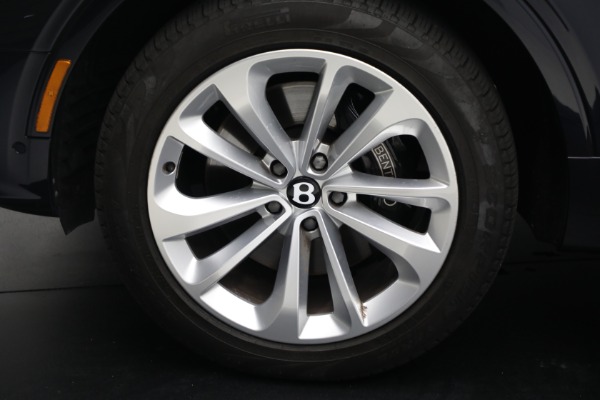 Used 2024 Bentley Bentayga EWB V8 for sale $204,900 at Alfa Romeo of Westport in Westport CT 06880 16