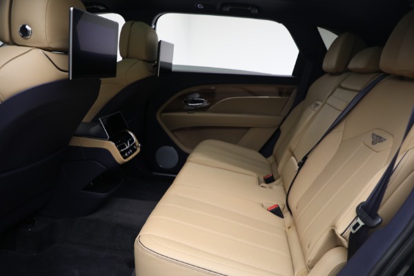 Used 2024 Bentley Bentayga EWB V8 for sale $204,900 at Alfa Romeo of Westport in Westport CT 06880 22