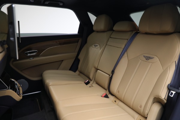 Used 2024 Bentley Bentayga EWB V8 for sale $204,900 at Alfa Romeo of Westport in Westport CT 06880 23