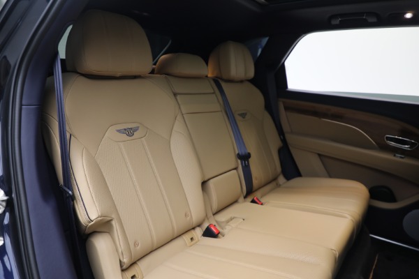 Used 2024 Bentley Bentayga EWB V8 for sale $204,900 at Alfa Romeo of Westport in Westport CT 06880 26