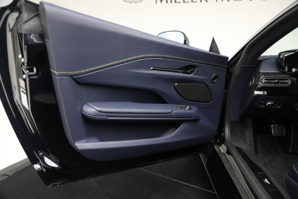 New 2026 Aston Martin Vantage for sale $240,400 at Alfa Romeo of Westport in Westport CT 06880 16