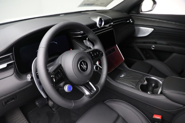 Used 2025 Maserati Grecale for sale $57,550 at Alfa Romeo of Westport in Westport CT 06880 23