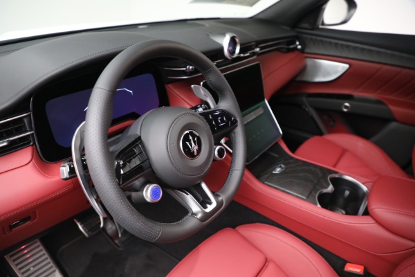New 2025 Maserati Grecale for sale $81,910 at Alfa Romeo of Westport in Westport CT 06880 13