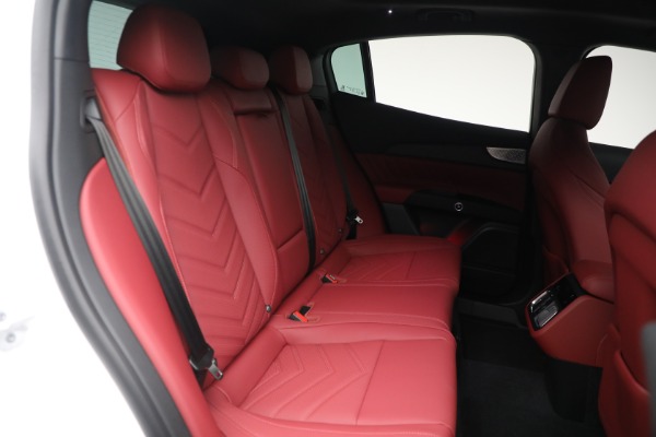 New 2025 Maserati Grecale for sale $81,910 at Alfa Romeo of Westport in Westport CT 06880 19