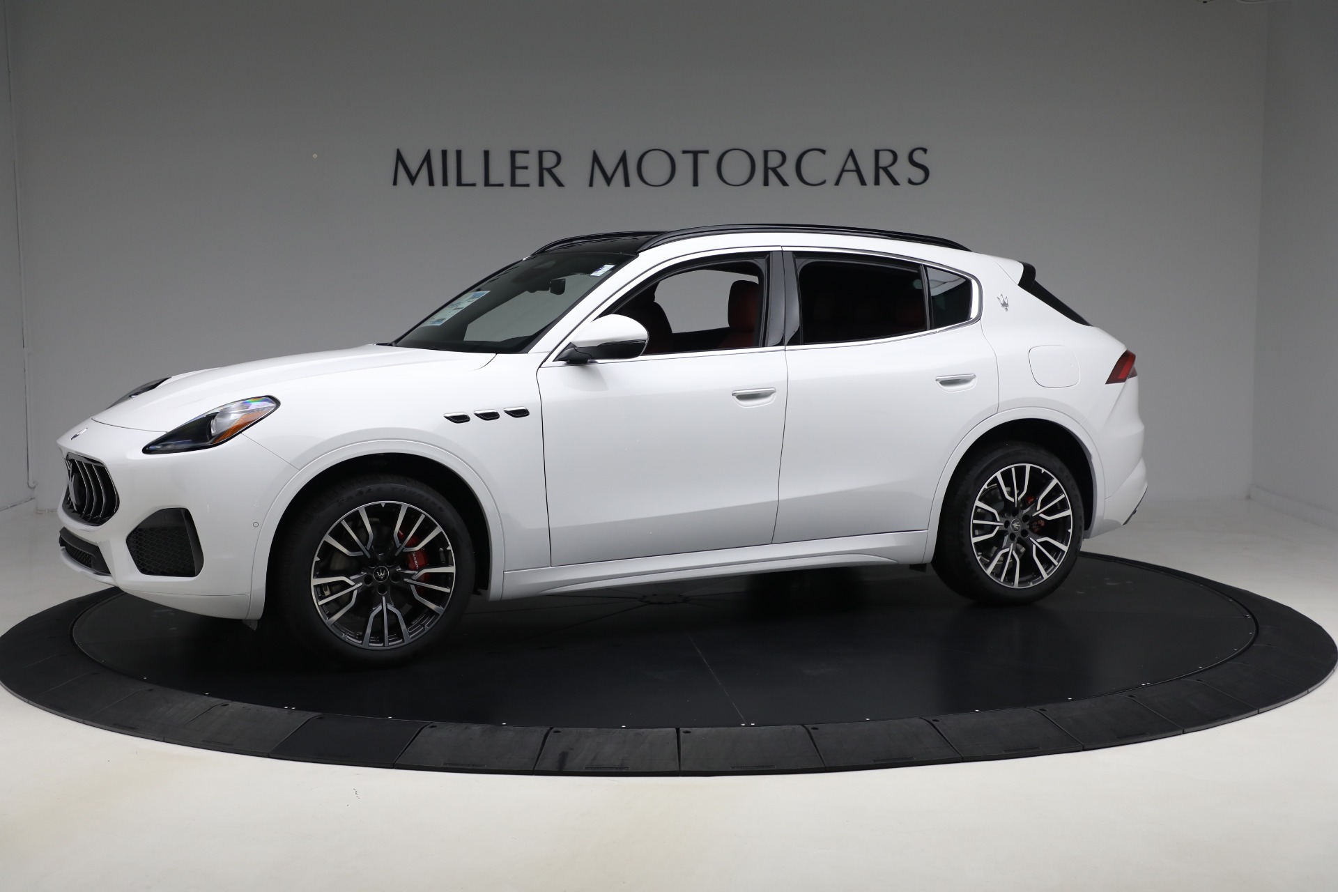 New 2025 Maserati Grecale for sale $81,910 at Alfa Romeo of Westport in Westport CT 06880 1