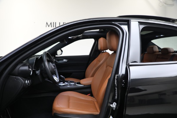 Used 2022 Alfa Romeo Giulia for sale Sold at Alfa Romeo of Westport in Westport CT 06880 11