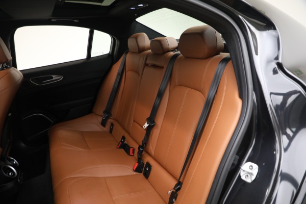 Used 2022 Alfa Romeo Giulia for sale Sold at Alfa Romeo of Westport in Westport CT 06880 15