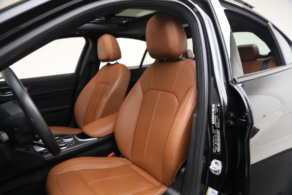 Used 2022 Alfa Romeo Giulia for sale Sold at Alfa Romeo of Westport in Westport CT 06880 9