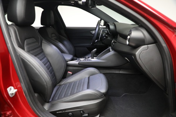 Used 2022 Alfa Romeo Giulia Veloce for sale Sold at Alfa Romeo of Westport in Westport CT 06880 16