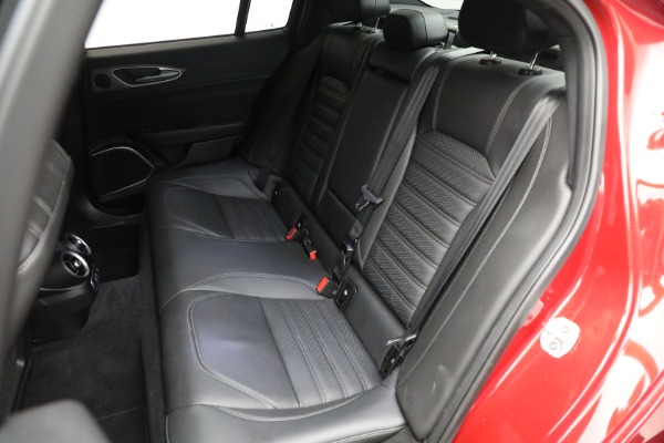 Used 2022 Alfa Romeo Giulia Veloce for sale Sold at Alfa Romeo of Westport in Westport CT 06880 18