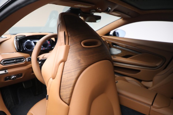 New 2026 Aston Martin Vanquish for sale $498,000 at Alfa Romeo of Westport in Westport CT 06880 17