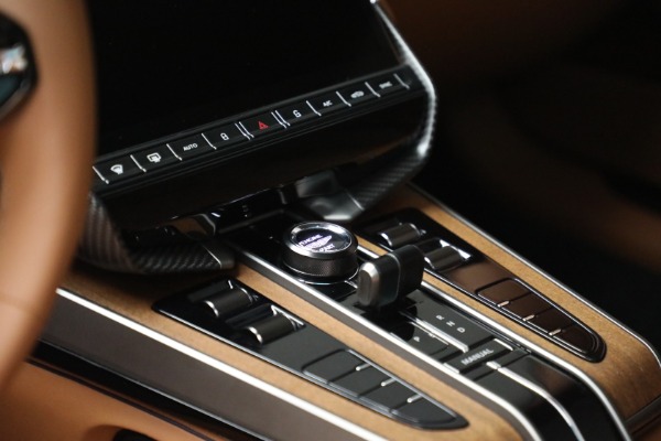 New 2026 Aston Martin Vanquish for sale $498,000 at Alfa Romeo of Westport in Westport CT 06880 26