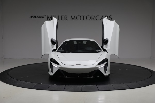 New 2026 McLaren Artura TechLux for sale $304,500 at Alfa Romeo of Westport in Westport CT 06880 13