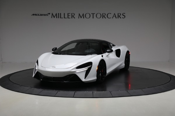 2023 McLaren Artura