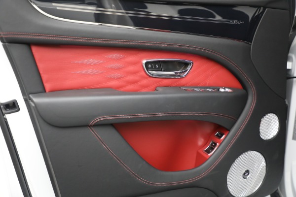 Used 2025 Bentley Bentayga EWB Azure V8 for sale $259,900 at Alfa Romeo of Westport in Westport CT 06880 14