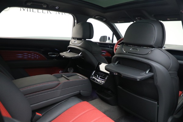 Used 2025 Bentley Bentayga EWB Azure V8 for sale $259,900 at Alfa Romeo of Westport in Westport CT 06880 24