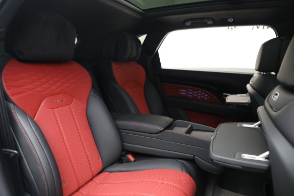 Used 2025 Bentley Bentayga EWB Azure V8 for sale $259,900 at Alfa Romeo of Westport in Westport CT 06880 26