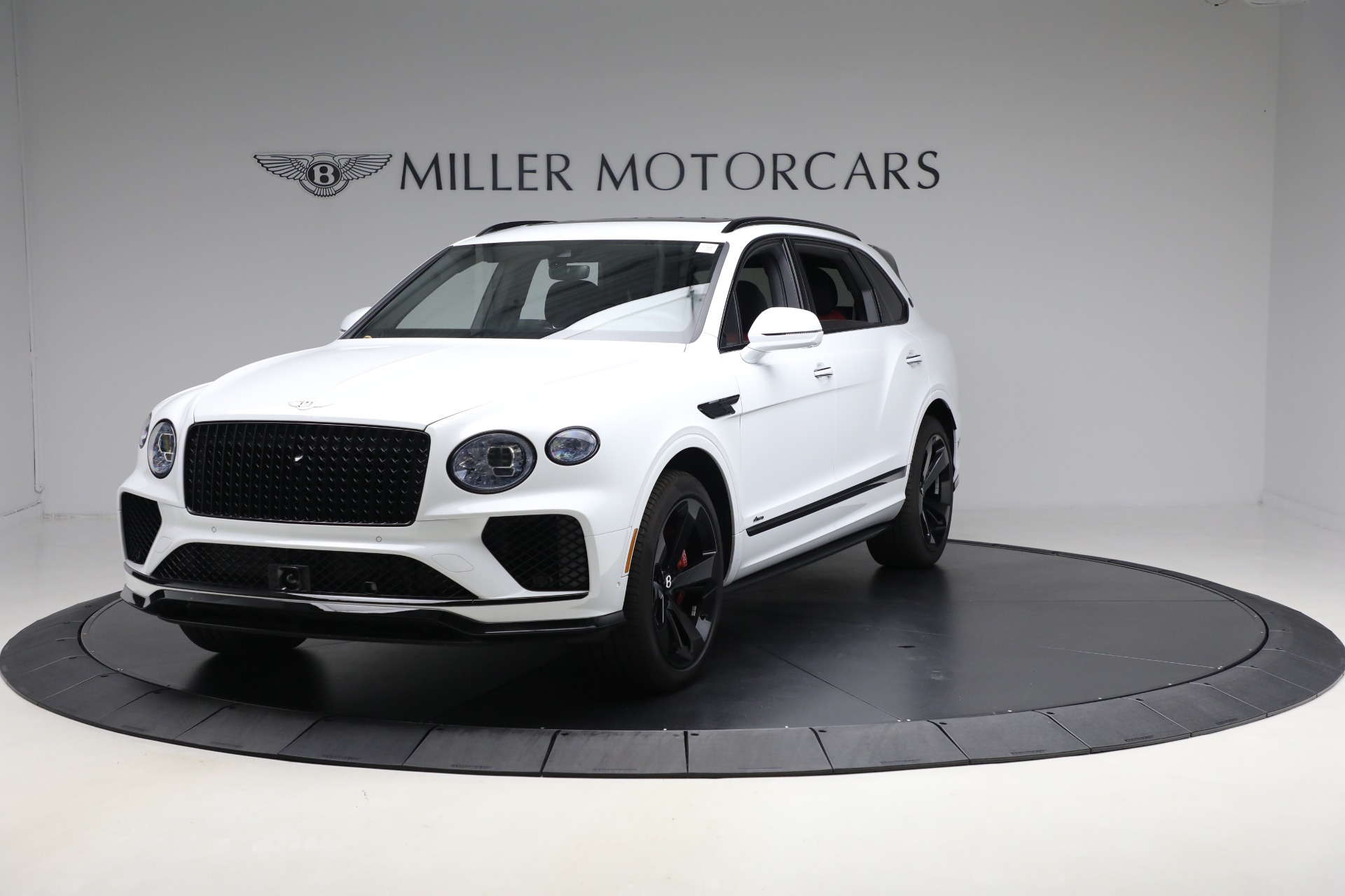Used 2025 Bentley Bentayga EWB Azure V8 for sale $259,900 at Alfa Romeo of Westport in Westport CT 06880 1
