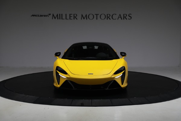 Used 2024 McLaren Artura for sale $193,900 at Alfa Romeo of Westport in Westport CT 06880 12