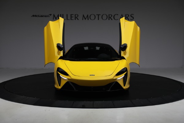 Used 2024 McLaren Artura for sale $193,900 at Alfa Romeo of Westport in Westport CT 06880 13