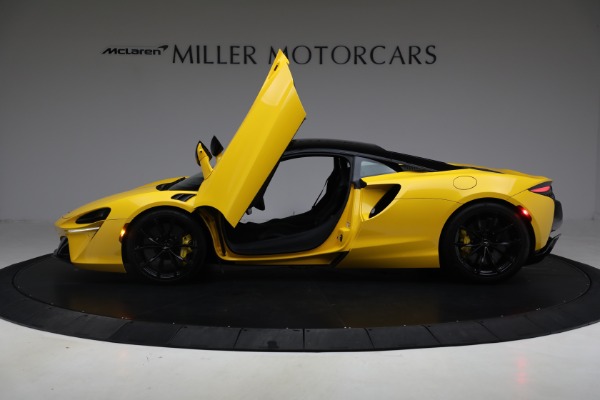 Used 2024 McLaren Artura for sale $193,900 at Alfa Romeo of Westport in Westport CT 06880 15