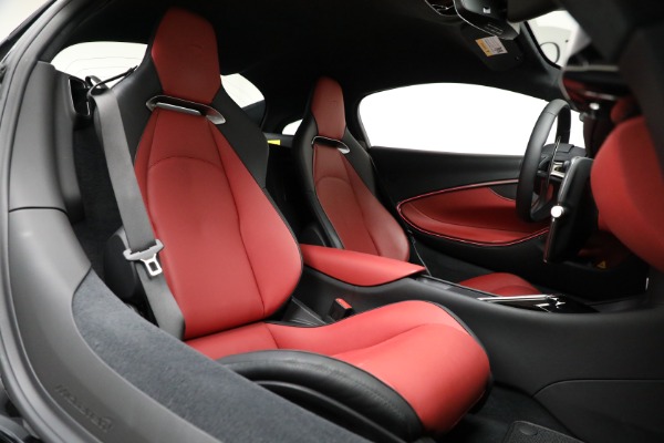 Used 2024 McLaren Artura TechLux for sale $196,900 at Alfa Romeo of Westport in Westport CT 06880 24