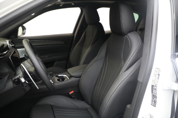 Used 2025 Maserati Grecale Modena for sale $61,116 at Alfa Romeo of Westport in Westport CT 06880 13