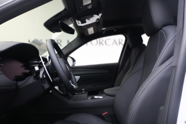 Used 2025 Maserati Grecale Modena for sale $61,116 at Alfa Romeo of Westport in Westport CT 06880 14