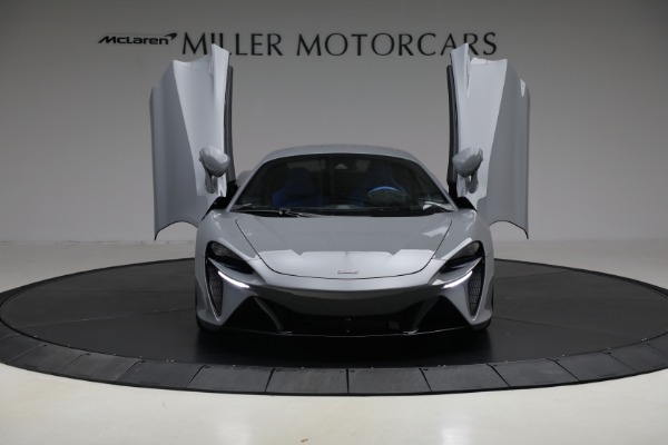 Used 2023 McLaren Artura for sale $184,900 at Alfa Romeo of Westport in Westport CT 06880 13