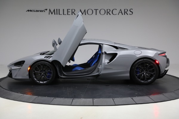 Used 2023 McLaren Artura for sale $184,900 at Alfa Romeo of Westport in Westport CT 06880 15