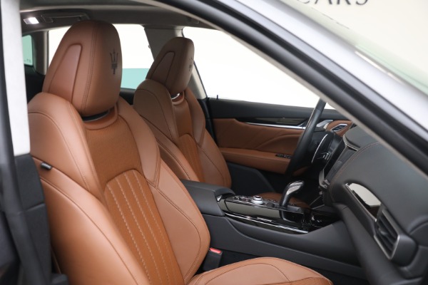 Used 2022 Maserati Levante Modena for sale Sold at Alfa Romeo of Westport in Westport CT 06880 16