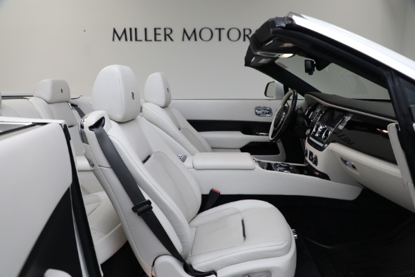 Used 2019 Rolls-Royce Dawn for sale Sold at Alfa Romeo of Westport in Westport CT 06880 17
