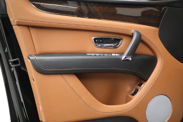 Used 2018 Bentley Bentayga W12 Onyx Edition for sale Sold at Alfa Romeo of Westport in Westport CT 06880 16