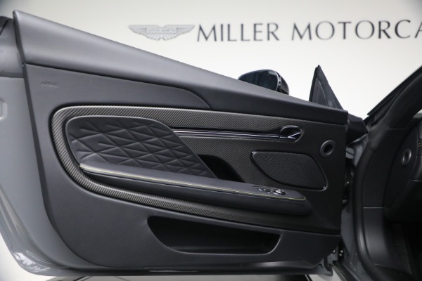 New 2026 Aston Martin DB12 Volante for sale $351,600 at Alfa Romeo of Westport in Westport CT 06880 25
