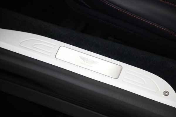 New 2026 Aston Martin Vantage Roadster for sale $253,800 at Alfa Romeo of Westport in Westport CT 06880 28