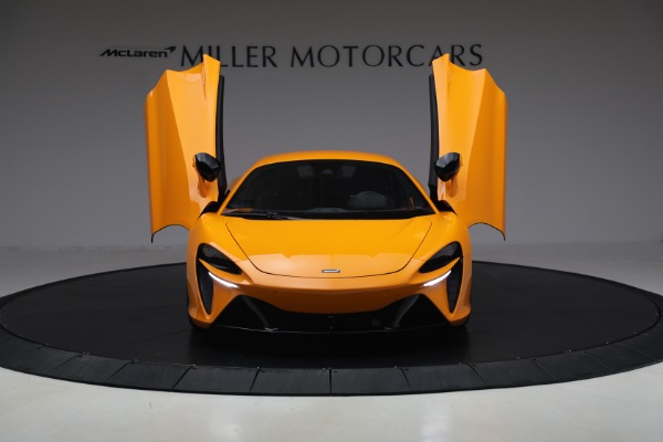 Used 2024 McLaren Artura Performance for sale $192,900 at Alfa Romeo of Westport in Westport CT 06880 13