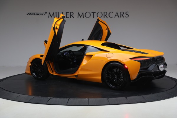 Used 2024 McLaren Artura Performance for sale $192,900 at Alfa Romeo of Westport in Westport CT 06880 16