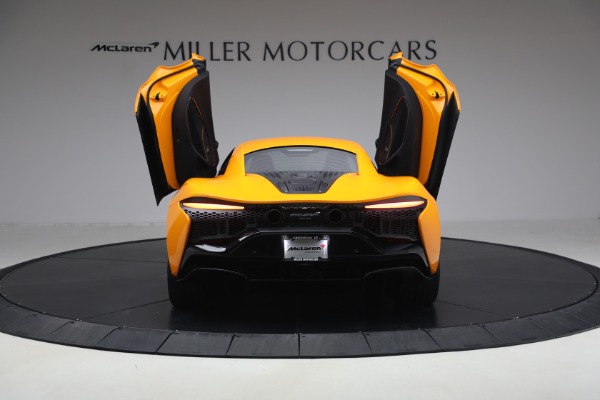 Used 2024 McLaren Artura Performance for sale $192,900 at Alfa Romeo of Westport in Westport CT 06880 17