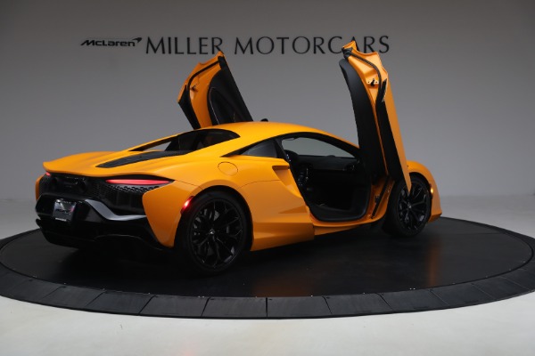 Used 2024 McLaren Artura Performance for sale $192,900 at Alfa Romeo of Westport in Westport CT 06880 18