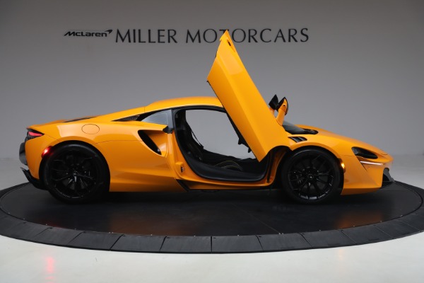 Used 2024 McLaren Artura Performance for sale $192,900 at Alfa Romeo of Westport in Westport CT 06880 19