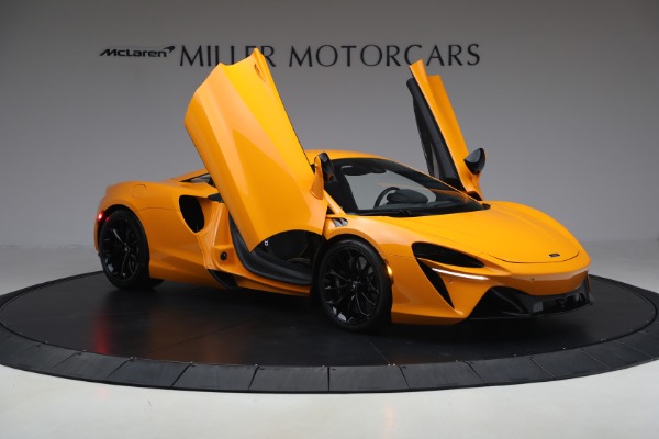 Used 2024 McLaren Artura Performance for sale $192,900 at Alfa Romeo of Westport in Westport CT 06880 20