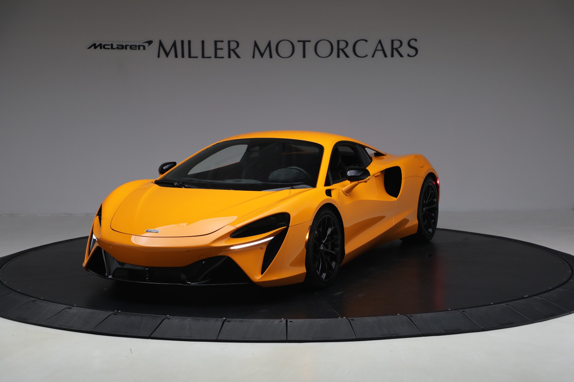 Used 2024 McLaren Artura Performance for sale $192,900 at Alfa Romeo of Westport in Westport CT 06880 1