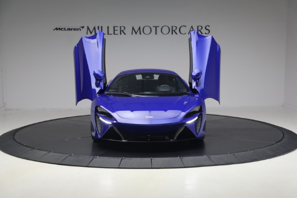 Used 2024 McLaren Artura Vision for sale $197,900 at Alfa Romeo of Westport in Westport CT 06880 13
