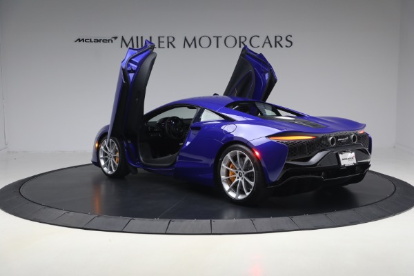 Used 2024 McLaren Artura Vision for sale $197,900 at Alfa Romeo of Westport in Westport CT 06880 16