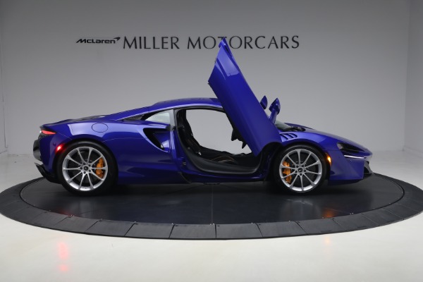 Used 2024 McLaren Artura Vision for sale $197,900 at Alfa Romeo of Westport in Westport CT 06880 19