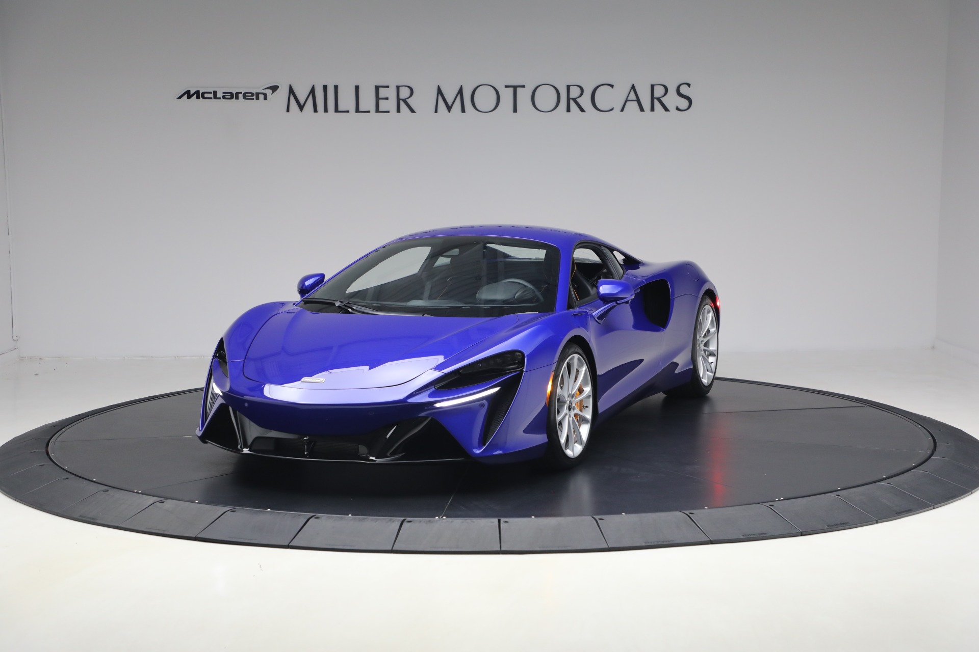 Used 2024 McLaren Artura Vision for sale $197,900 at Alfa Romeo of Westport in Westport CT 06880 1