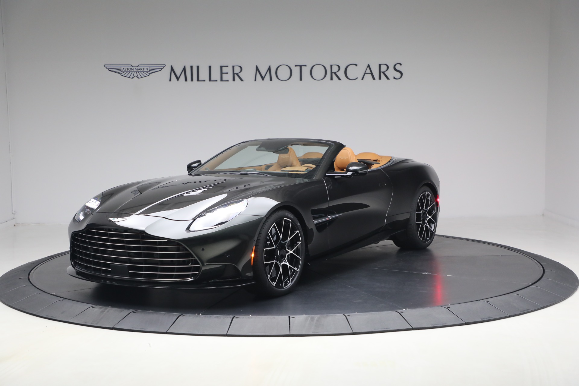 New 2026 Aston Martin Vanquish Volante for sale $581,800 at Alfa Romeo of Westport in Westport CT 06880 1