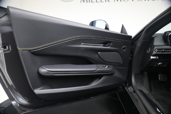 New 2026 Aston Martin Vantage S for sale $265,300 at Alfa Romeo of Westport in Westport CT 06880 16