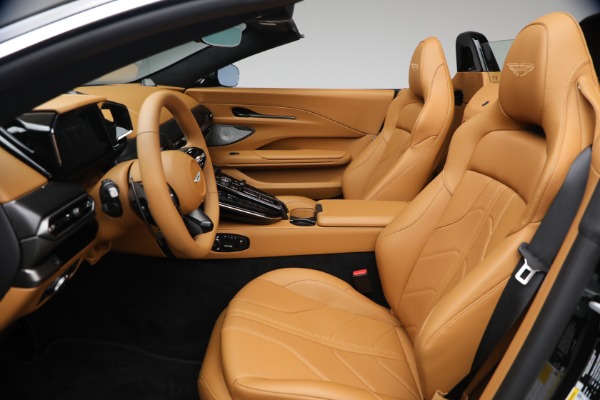New 2026 Aston Martin Vantage Roadster for sale $265,600 at Alfa Romeo of Westport in Westport CT 06880 28