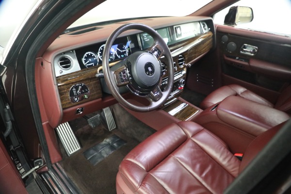 Used 2018 Rolls-Royce Phantom EWB for sale $299,900 at Alfa Romeo of Westport in Westport CT 06880 14